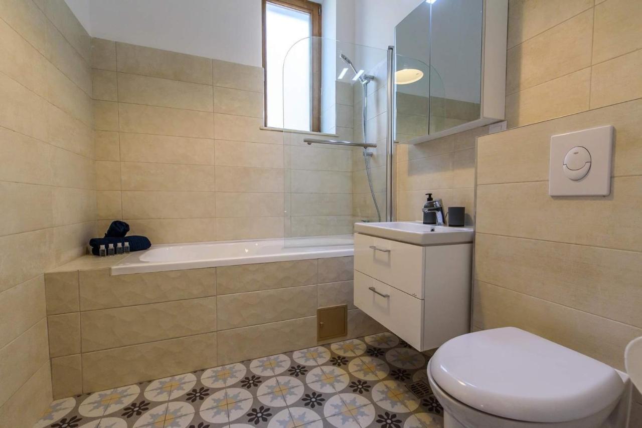 Interbelic Vibe Apartment Cluj-Napoca Ngoại thất bức ảnh